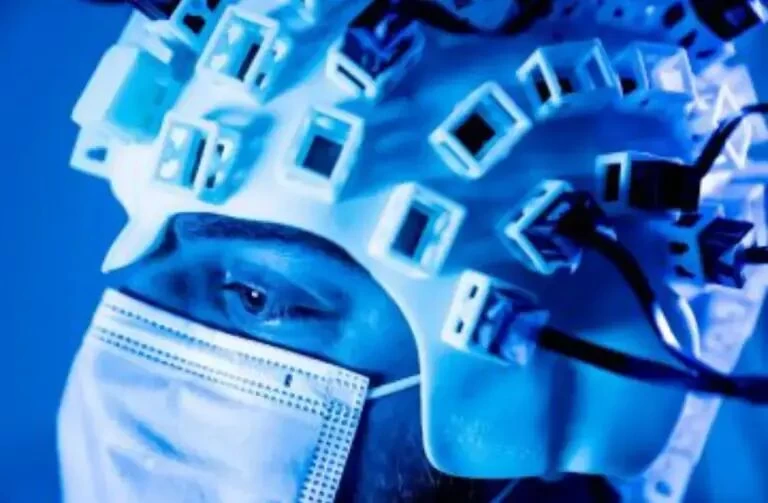 戴上&ldquo;电路板头盔&rdquo;，读懂大脑的秘密电波!(pic2)