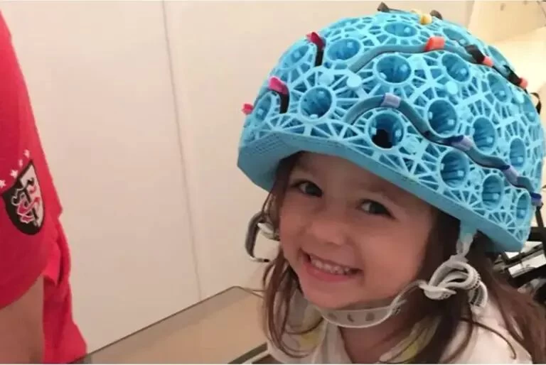 戴上&ldquo;电路板头盔&rdquo;，读懂大脑的秘密电波!(pic4)